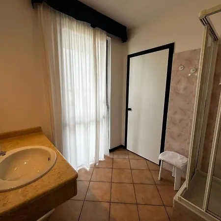 Hotel Villa Maria Desenzano del Garda Esterno foto