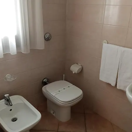 Hotel Villa Maria Desenzano del Garda Esterno foto